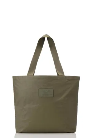 Aloha Day Tripper - Go to travel tote June Swimwear
