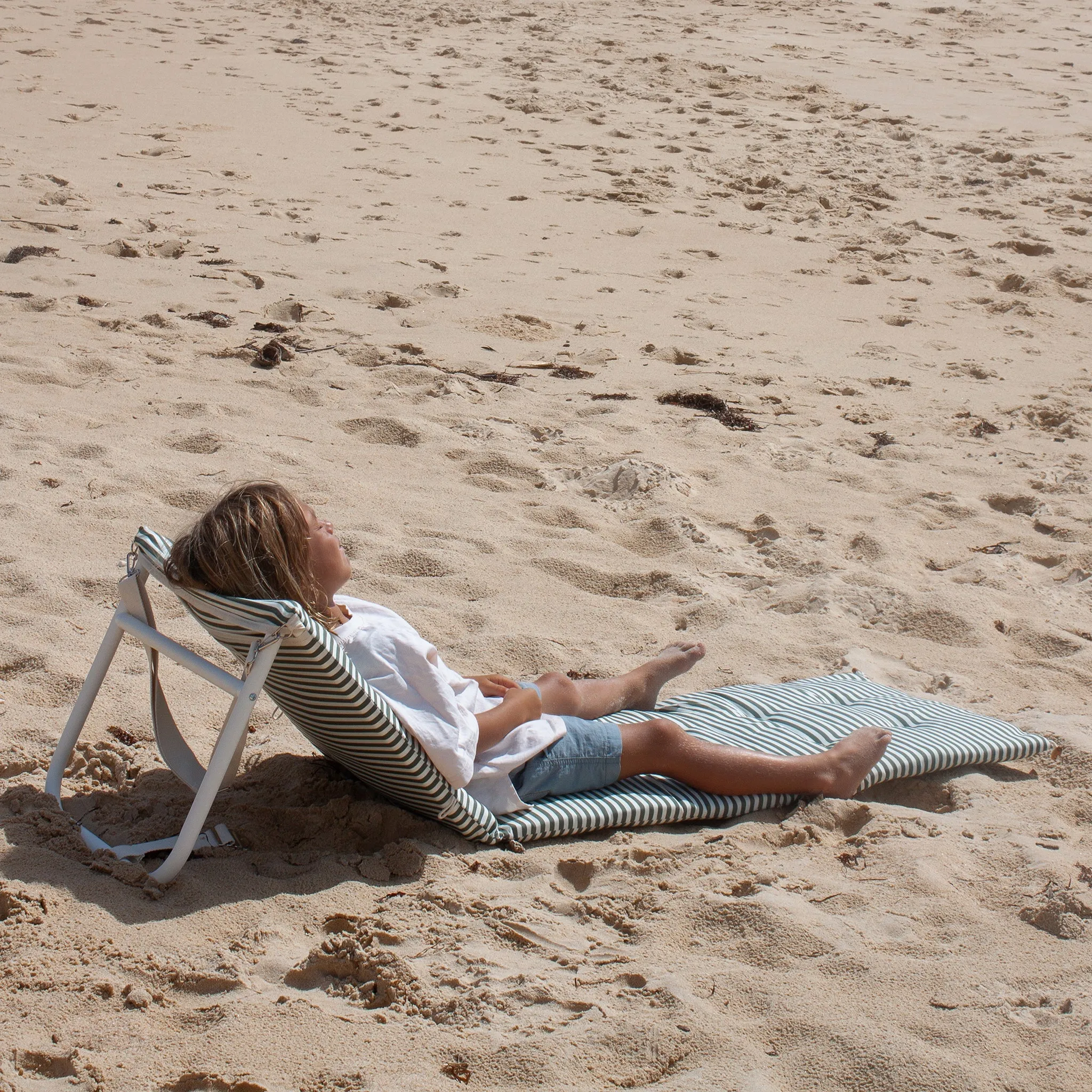 Beach Recliner | The Vacay Olive Sunnylife