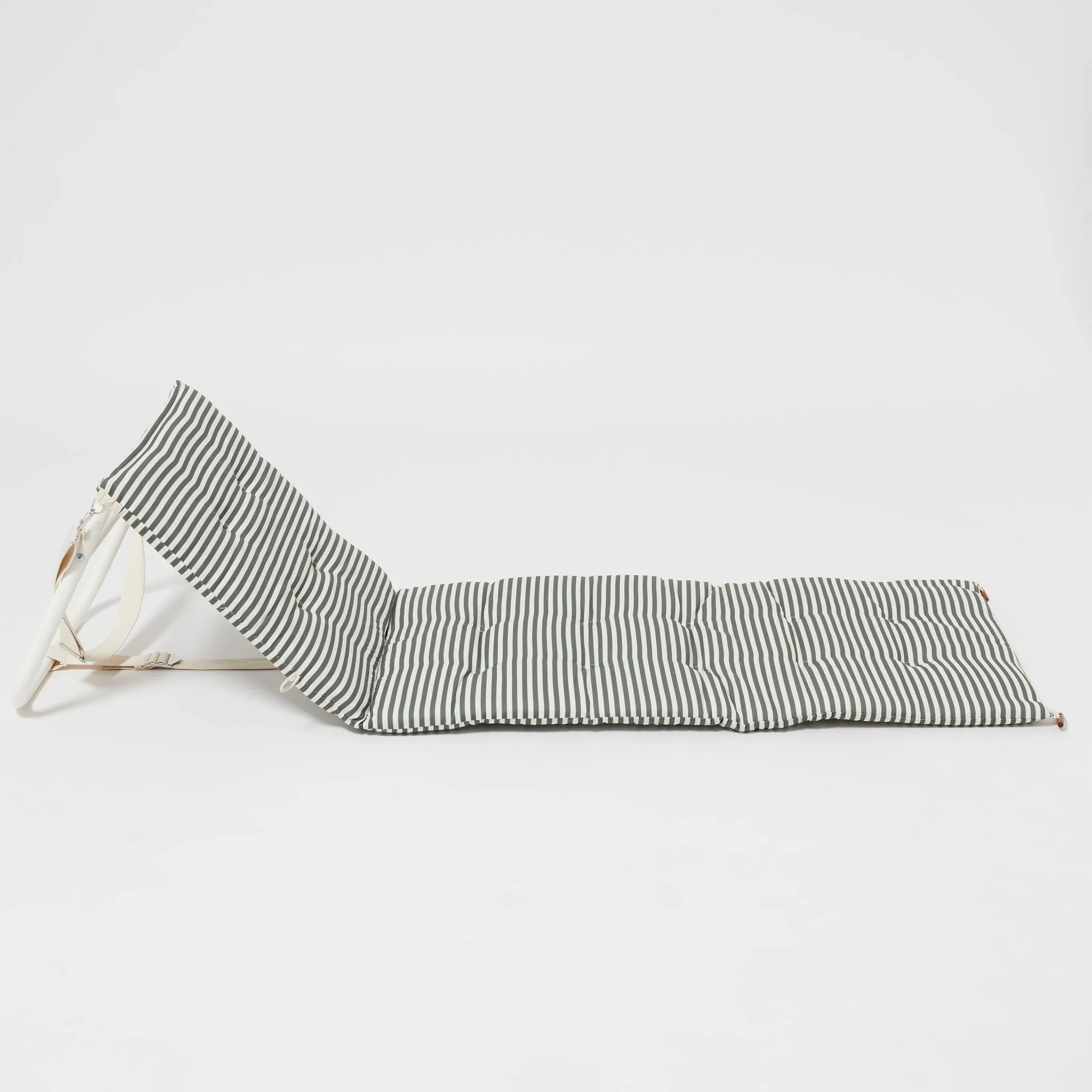 Beach Recliner | The Vacay Olive Sunnylife
