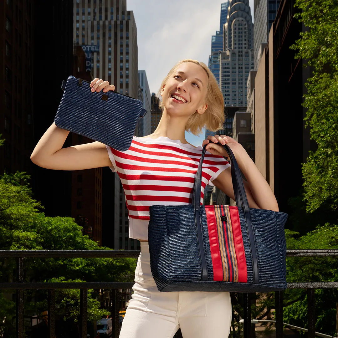 Coastal Escape Tote Think Royln