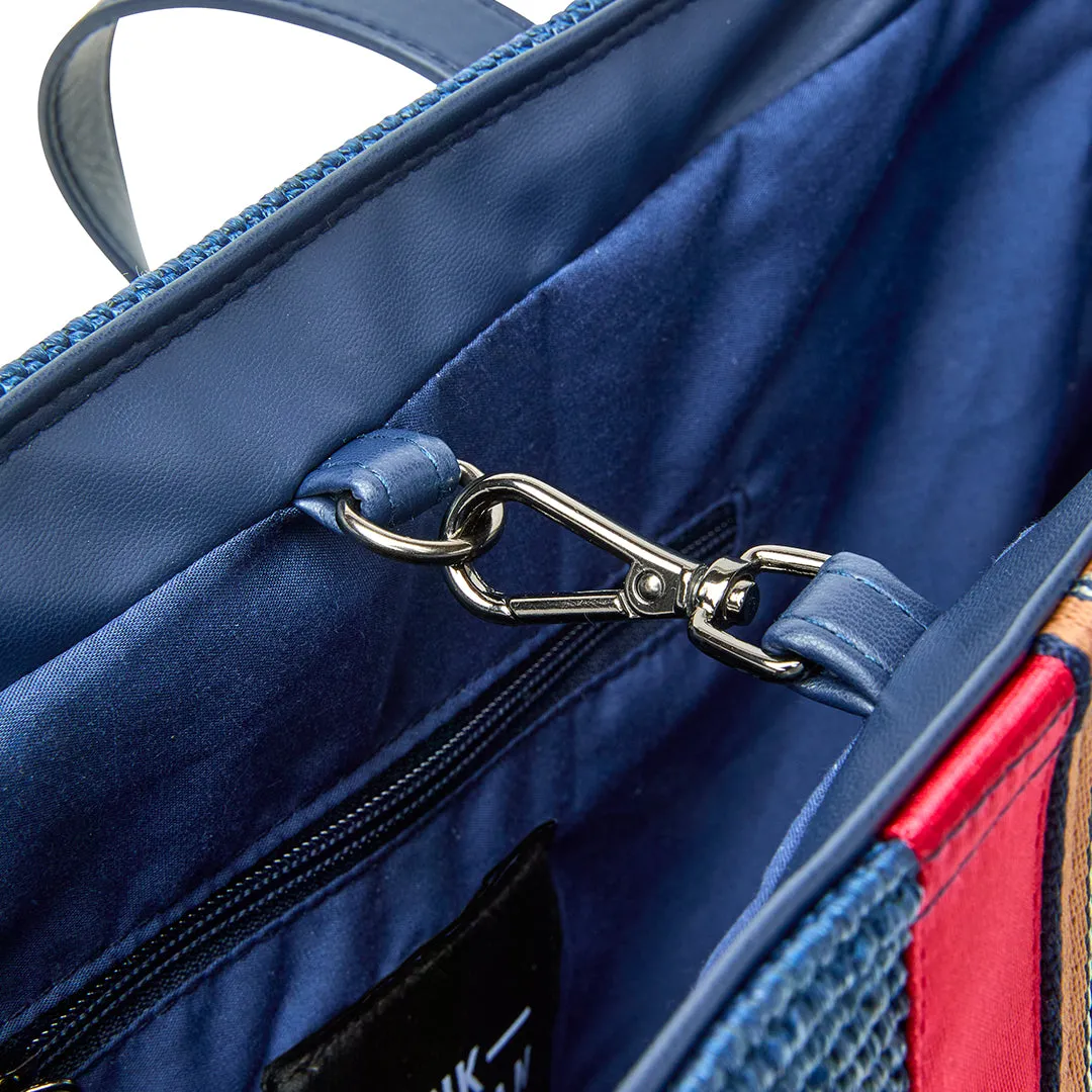 Coastal Escape Tote Think Royln