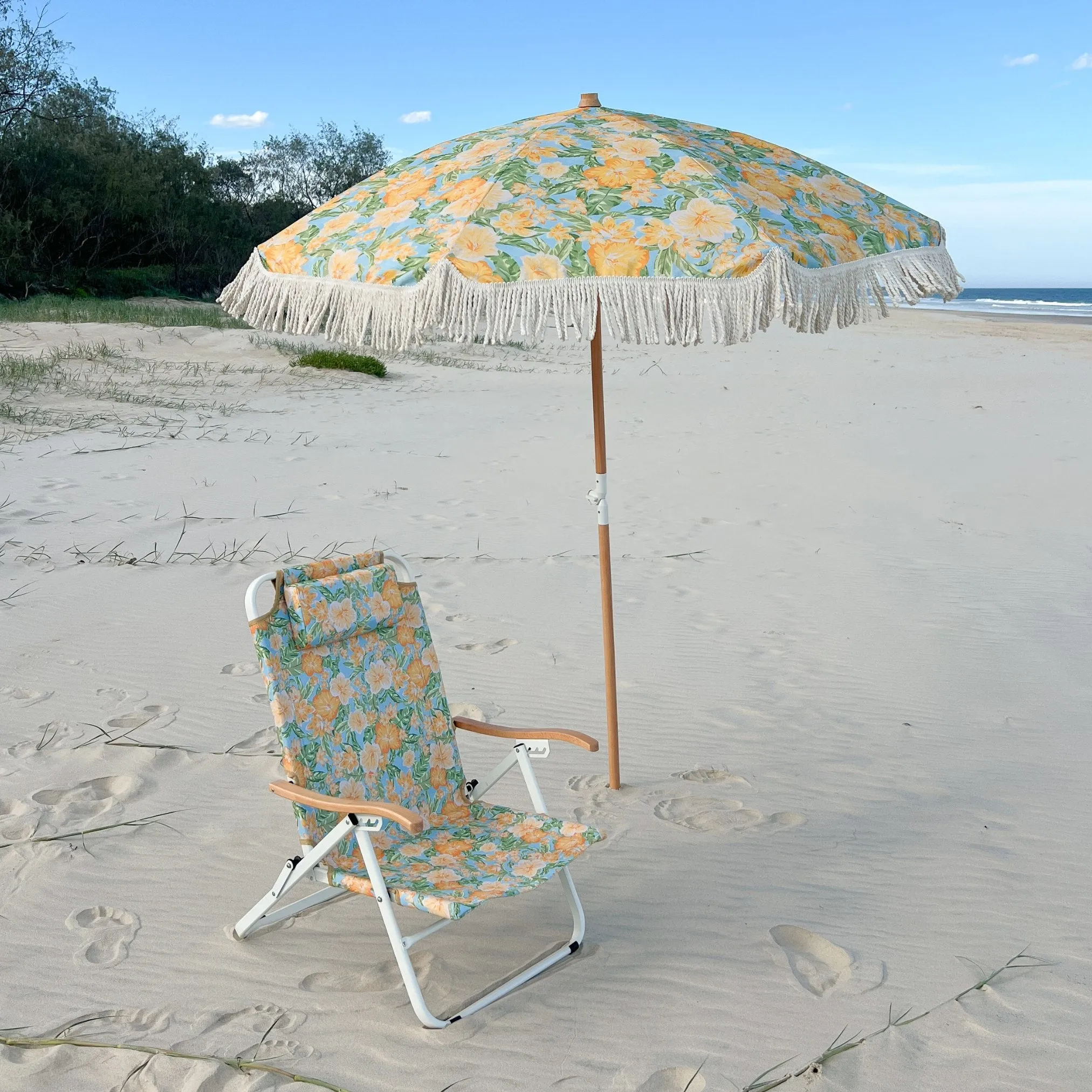 Hanalei Weekend Beach Umbrella ISAL LABEL