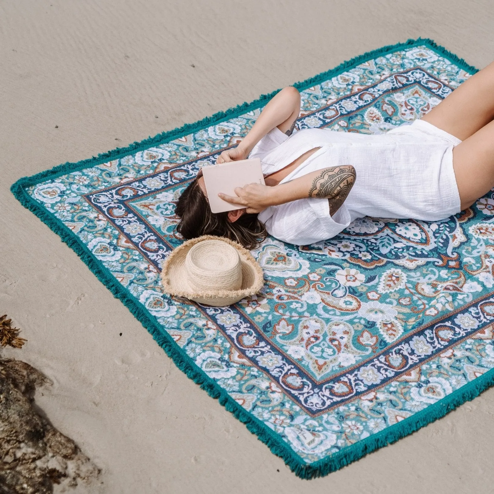 Luna Woven Picnic Rug XL ISAL LABEL
