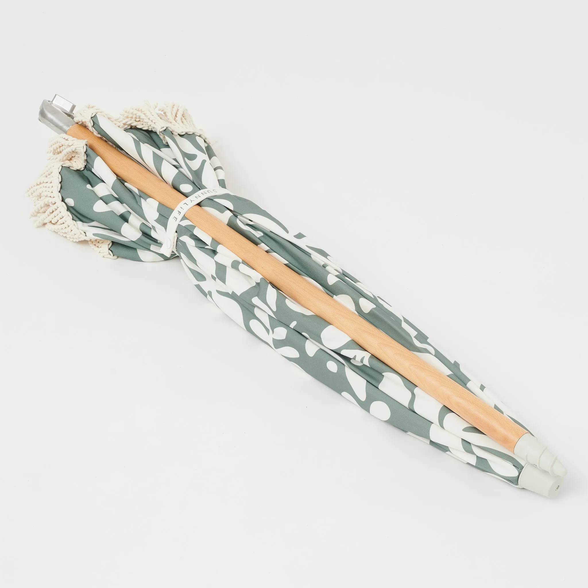 Luxe Beach Umbrella | The Vacay Olive Sunnylife
