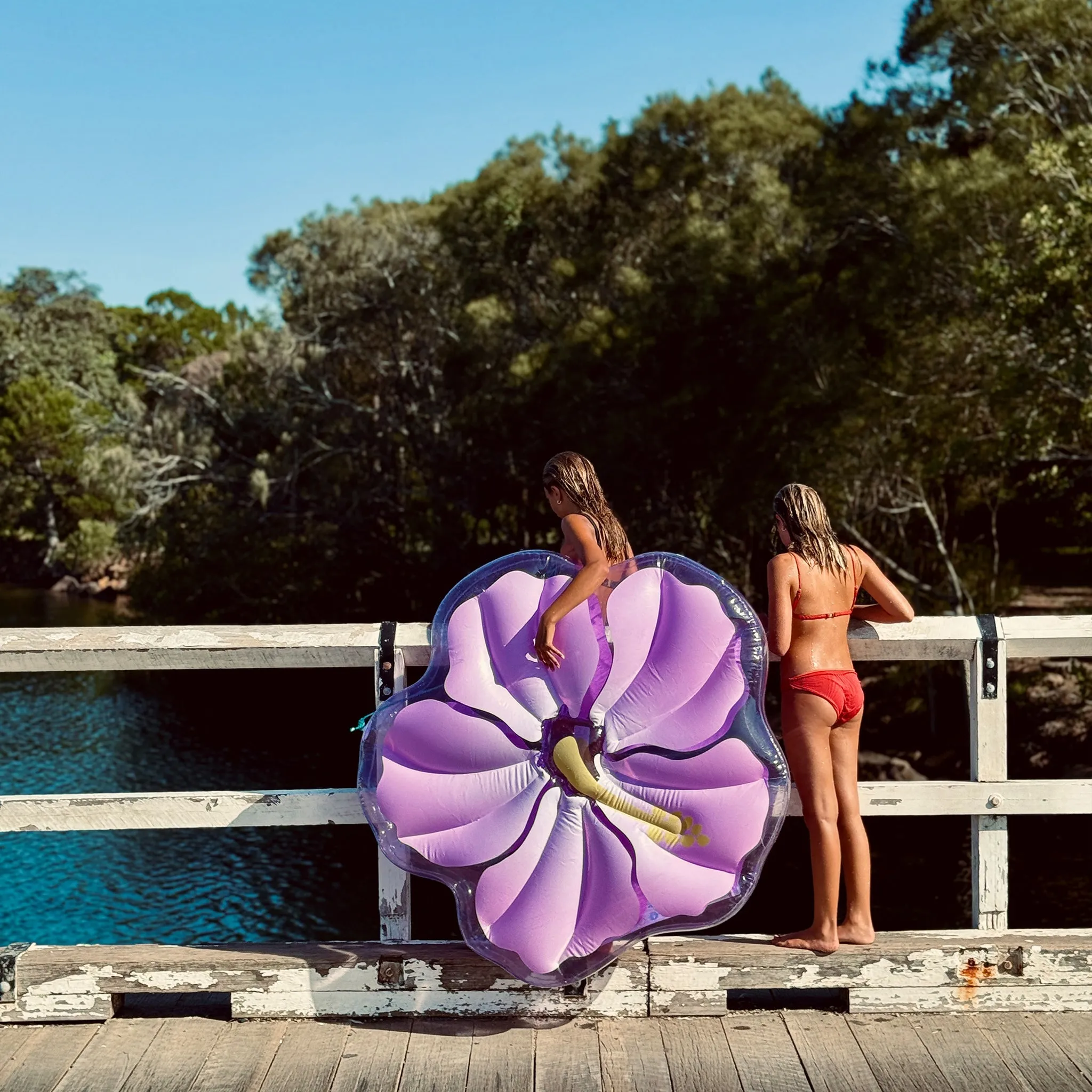 Luxe Lie-On Float | Hibiscus Pastel Lilac Sunnylife