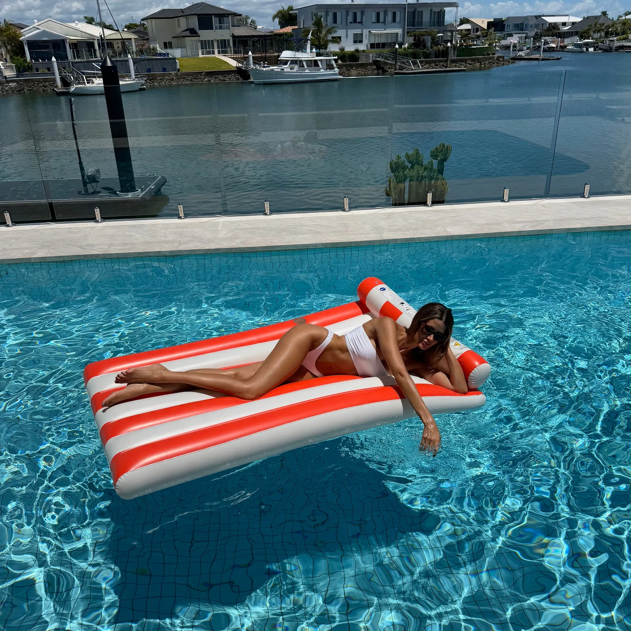 Luxe Lilo | Red Stripe Sunnylife