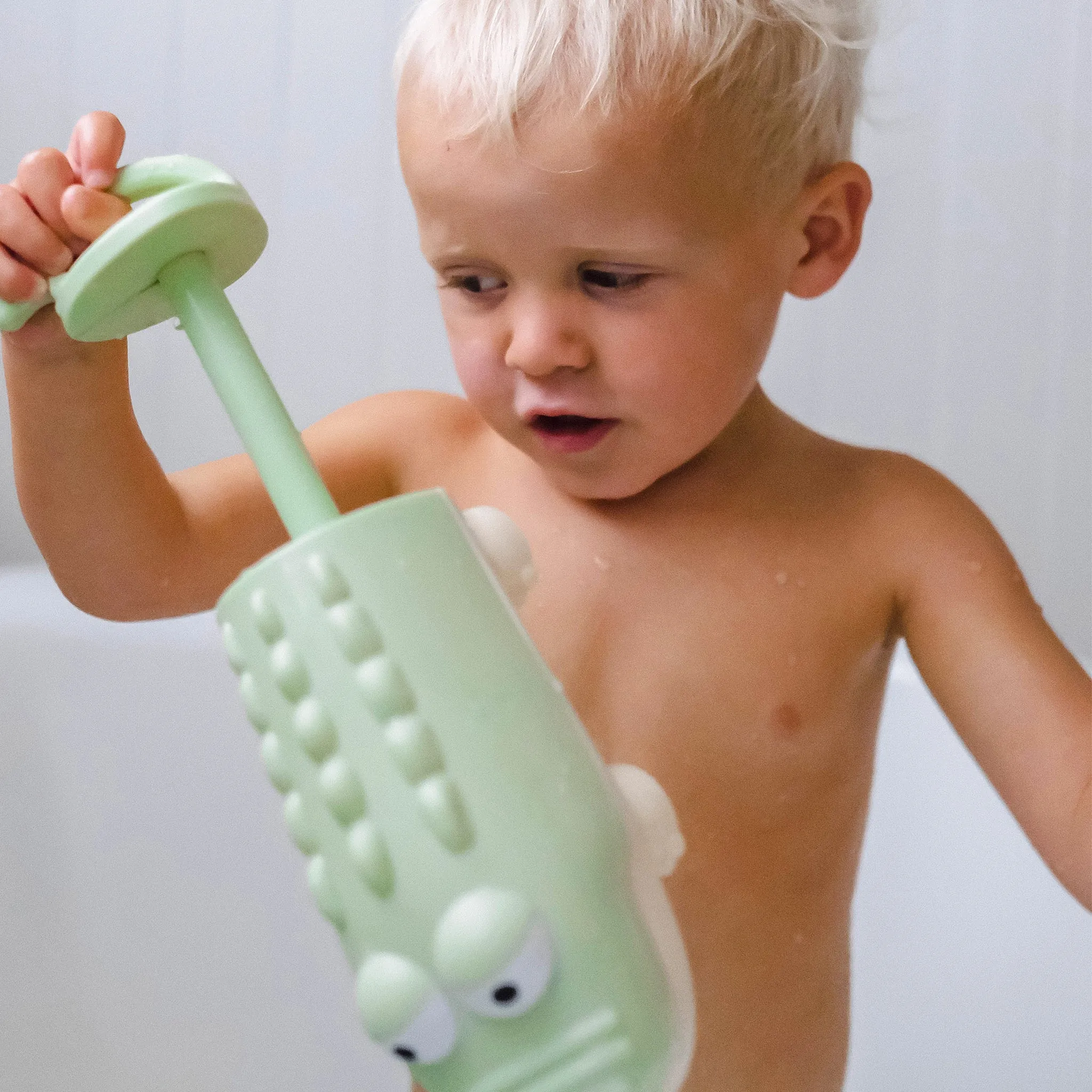Water Squirters | Crocodile Pastel Green Sunnylife
