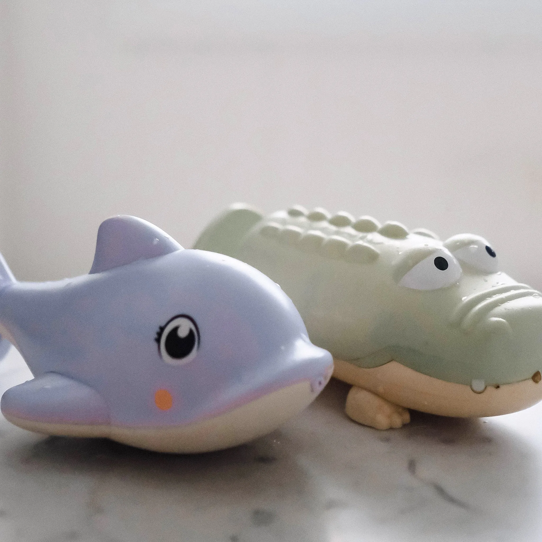 Water Squirters | Dolphin Pastel Lilac Sunnylife
