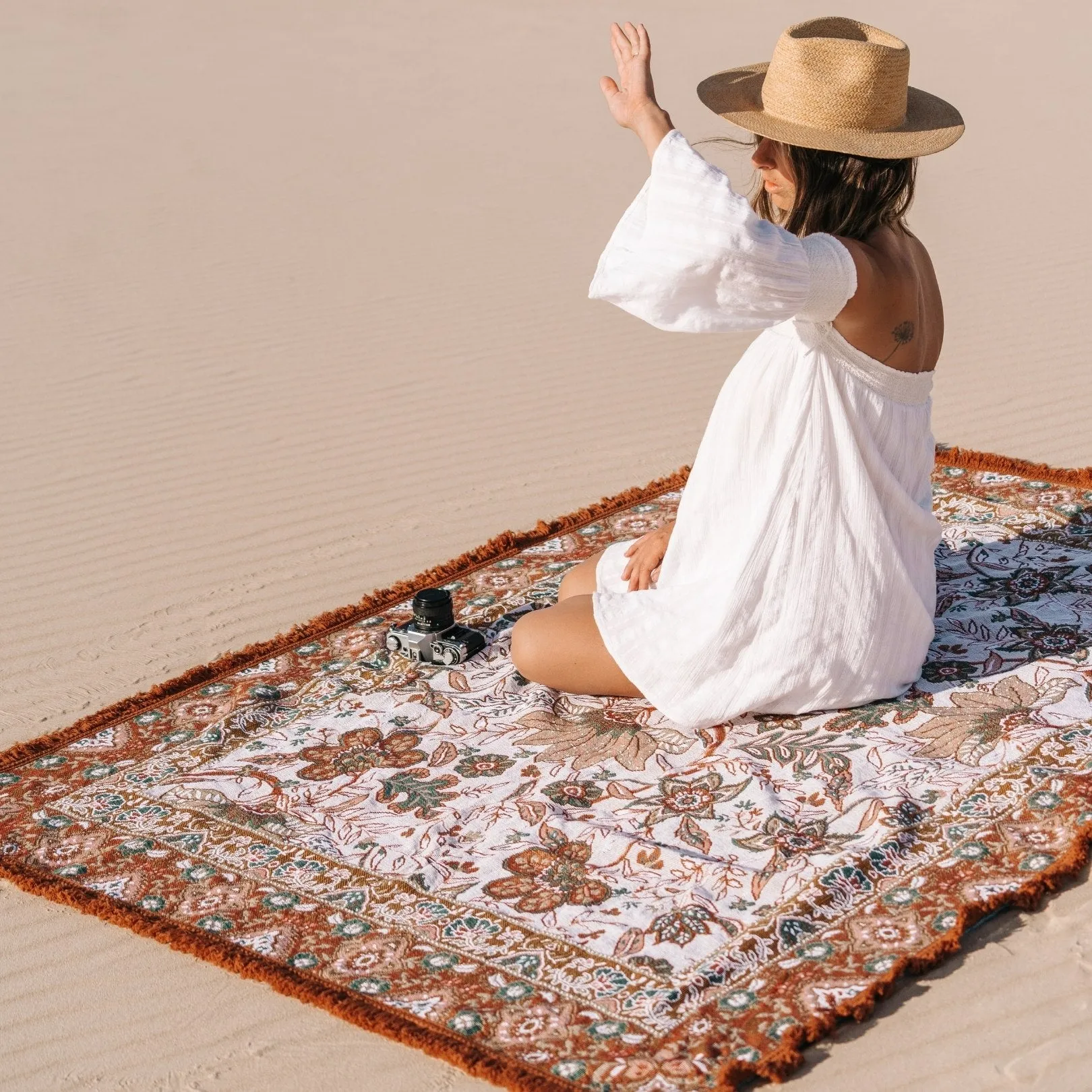 Willow Woven Picnic Rug XL ISAL LABEL