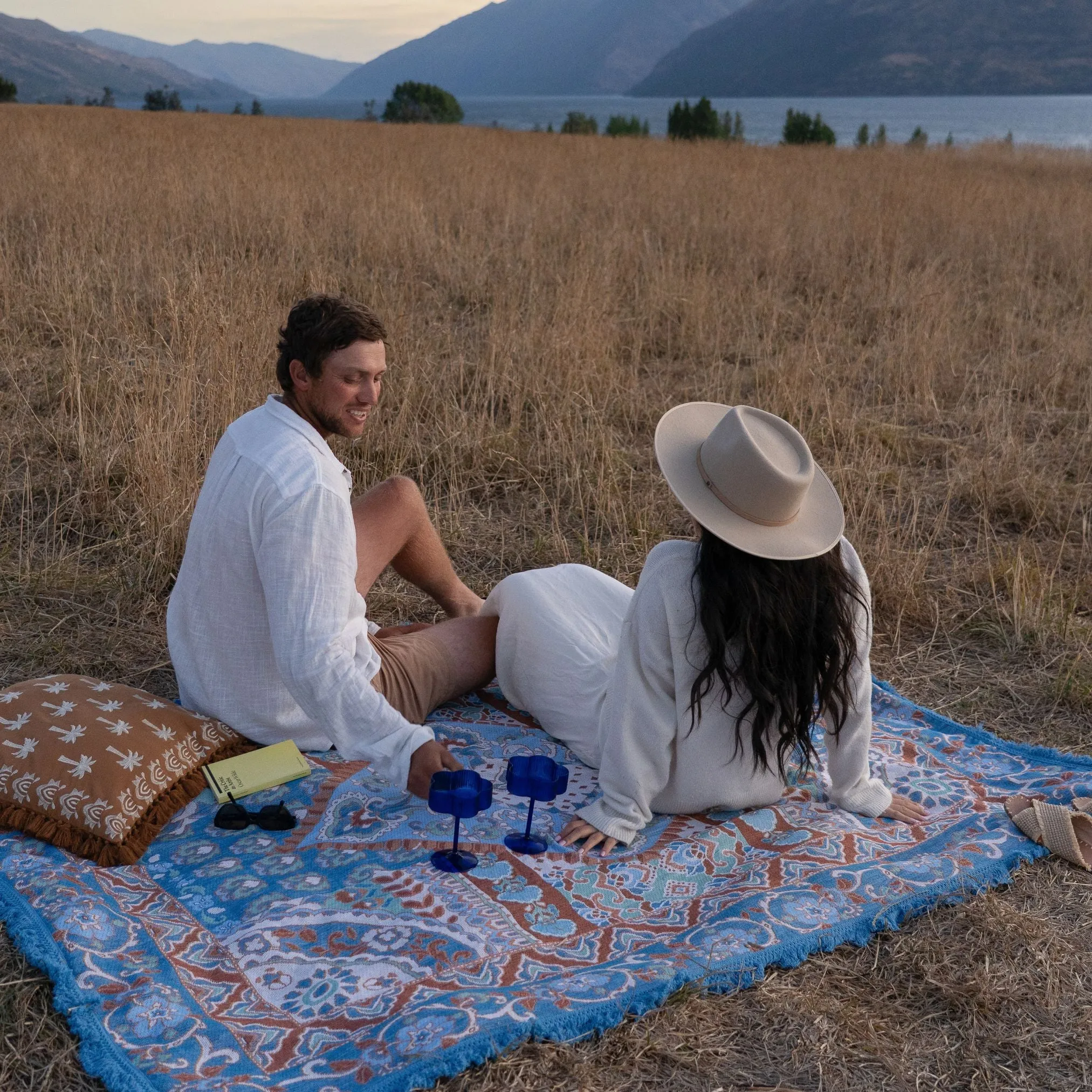 Zephyr Woven Picnic Rug XL ISAL LABEL