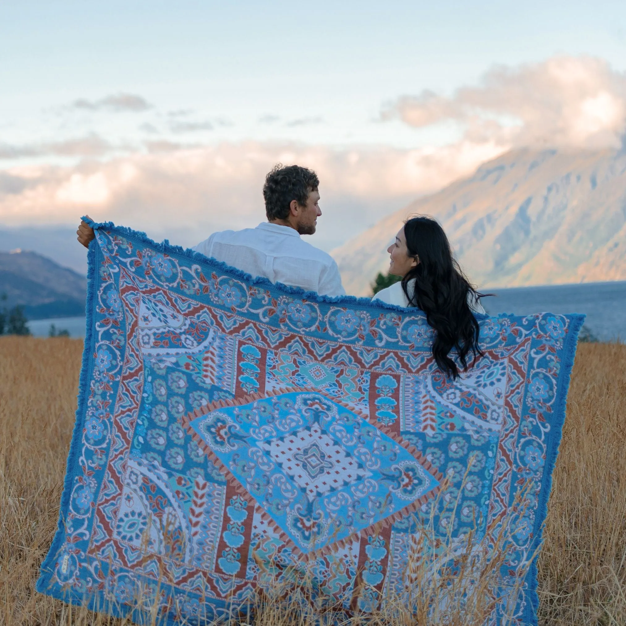 Zephyr Woven Picnic Rug XL ISAL LABEL